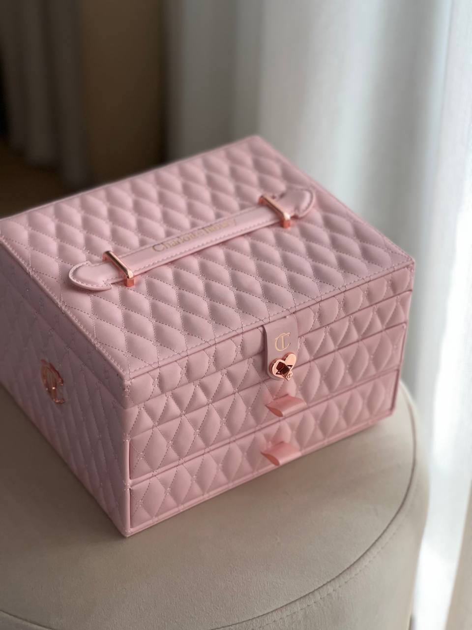 косметика Charlotte Tilbury