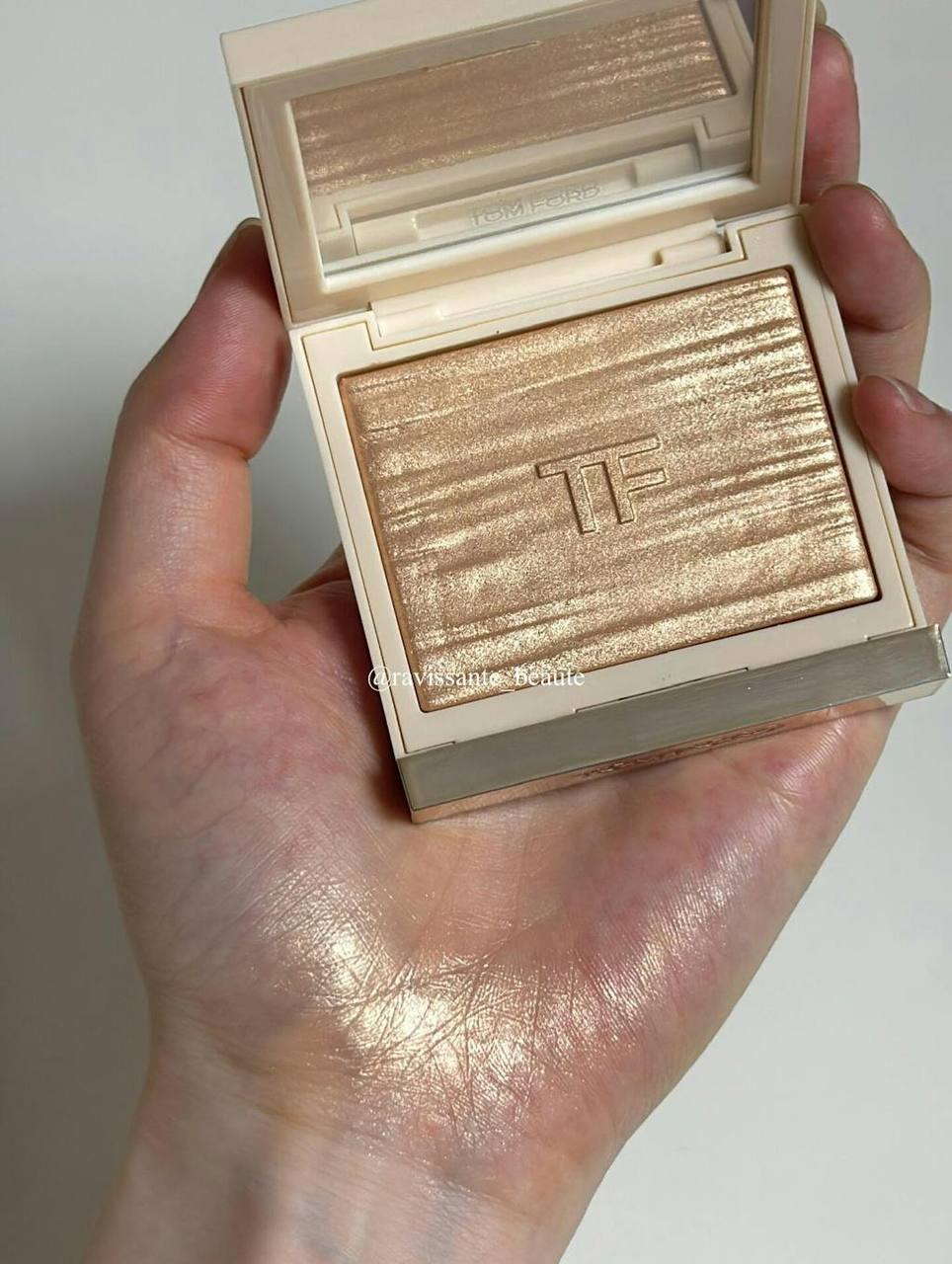 Хайлайтер Tom Ford Vanilla Sex Glow Highlighter у відтінку 01 Euphoric Хайлайтер Tom Ford Vanilla Sex Glow Highlighter у відтінку 01 Euphoric